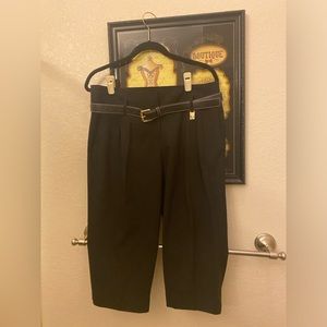Michael Kors black pedal pusher pants with belt. Size 10